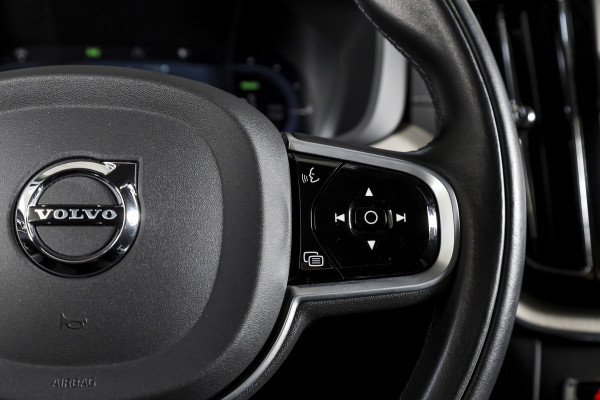 Volvo XC60 2.0 T6 Plug-in hybrid AWD Inscription Exclusive Orig. NL | Luchtvering | Elek. Trekhaak | S/k-panodak | Harman/Kardon | Adapt. Cruise | Stoel-+stuurverw. | 360 Camera | Elek. stoelen | NAV+App. Connect | ECC | LM 19" |