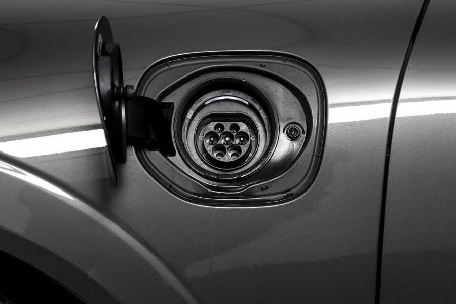 Volvo XC60 2.0 T6 Plug-in hybrid AWD Inscription Exclusive Orig. NL | Luchtvering | Elek. Trekhaak | S/k-panodak | Harman/Kardon | Adapt. Cruise | Stoel-+stuurverw. | 360 Camera | Elek. stoelen | NAV+App. Connect | ECC | LM 19" |