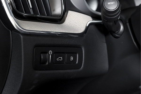 Volvo XC60 2.0 T6 Plug-in hybrid AWD Inscription Exclusive Orig. NL | Luchtvering | Elek. Trekhaak | S/k-panodak | Harman/Kardon | Adapt. Cruise | Stoel-+stuurverw. | 360 Camera | Elek. stoelen | NAV+App. Connect | ECC | LM 19" |