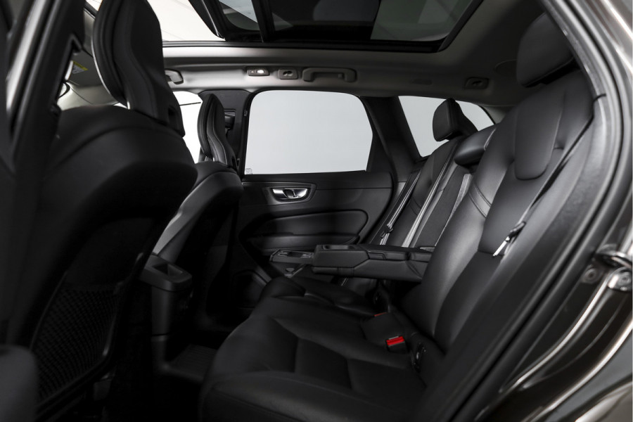 Volvo XC60 2.0 T6 Plug-in hybrid AWD Inscription Exclusive Orig. NL | Luchtvering | Elek. Trekhaak | S/k-panodak | Harman/Kardon | Adapt. Cruise | Stoel-+stuurverw. | 360 Camera | Elek. stoelen | NAV+App. Connect | ECC | LM 19" |