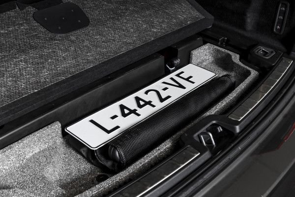 Volvo XC60 2.0 T6 Plug-in hybrid AWD Inscription Exclusive Orig. NL | Luchtvering | Elek. Trekhaak | S/k-panodak | Harman/Kardon | Adapt. Cruise | Stoel-+stuurverw. | 360 Camera | Elek. stoelen | NAV+App. Connect | ECC | LM 19" |