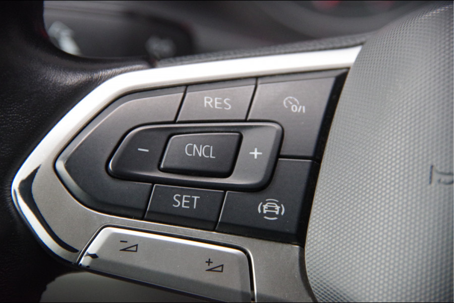 Volkswagen Transporter 2.0 TDI L2 3-ZITS, 150PK AUT. CAMERA, NAVI, CRUISE, AIRCO, CARPLAY, LEDER MF STUURWIEL