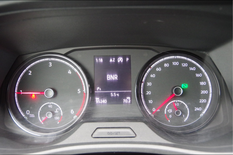 Volkswagen Transporter 2.0 TDI L2 3-ZITS, 150PK AUT. CAMERA, NAVI, CRUISE, AIRCO, CARPLAY, LEDER MF STUURWIEL