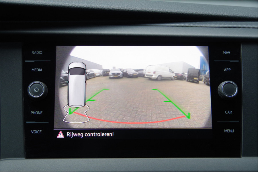 Volkswagen Transporter 2.0 TDI L2 3-ZITS, 150PK AUT. CAMERA, NAVI, CRUISE, AIRCO, CARPLAY, LEDER MF STUURWIEL