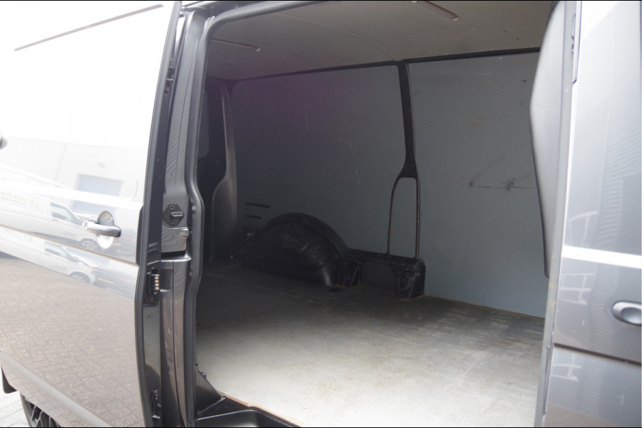 Volkswagen Transporter 2.0 TDI L2 3-ZITS, 150PK AUT. CAMERA, NAVI, CRUISE, AIRCO, CARPLAY, LEDER MF STUURWIEL