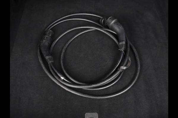 Audi Q4 e-tron 40 Launch edition Advanced 77 kWh | Warmtepomp | Adaptive cruise | Trekhaak | Camera | Stoelverwarming | Matrix LED | Carplay | Navigatie | Sportstoelen | Virtual Cockpit | Parkeerhulp