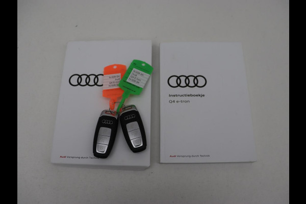 Audi Q4 e-tron 40 Launch edition Advanced 77 kWh | Warmtepomp | Adaptive cruise | Trekhaak | Camera | Stoelverwarming | Matrix LED | Carplay | Navigatie | Sportstoelen | Virtual Cockpit | Parkeerhulp