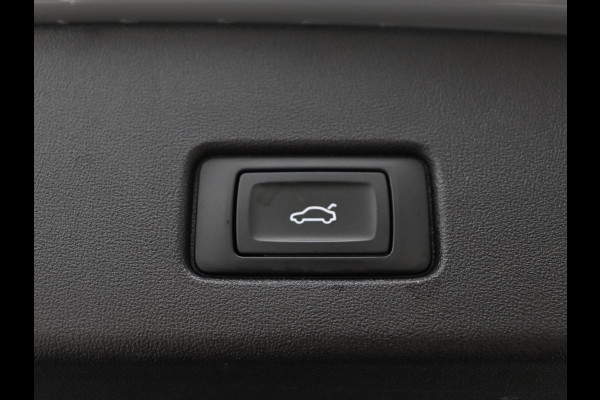 Audi Q4 e-tron 40 Launch edition Advanced 77 kWh | Warmtepomp | Adaptive cruise | Trekhaak | Camera | Stoelverwarming | Matrix LED | Carplay | Navigatie | Sportstoelen | Virtual Cockpit | Parkeerhulp