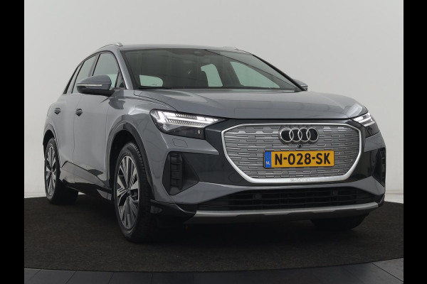 Audi Q4 e-tron 40 Launch edition Advanced 77 kWh | Warmtepomp | Adaptive cruise | Trekhaak | Camera | Stoelverwarming | Matrix LED | Carplay | Navigatie | Sportstoelen | Virtual Cockpit | Parkeerhulp