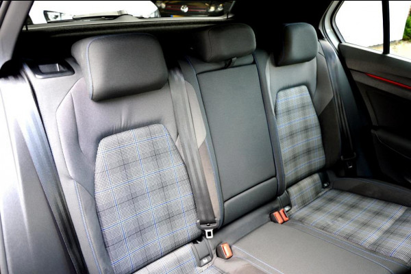 Volkswagen Golf 1.4 eHybrid GTE CARPLAY/NAVI/VIRTUAL COCKPIT