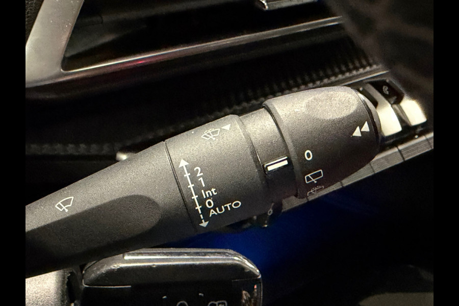 Peugeot 3008 1.2 PureTech Blue Lease Executive APPLE CARPLAY NAVIGATIE PDC CRUISE LEDER AIRCO USB