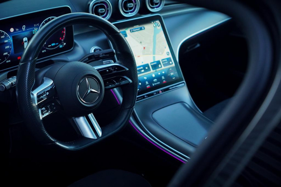 Mercedes-Benz C-Klasse Estate 200 AMG Line / Pano / Burmester / Trekhaak / Stoelverwarming