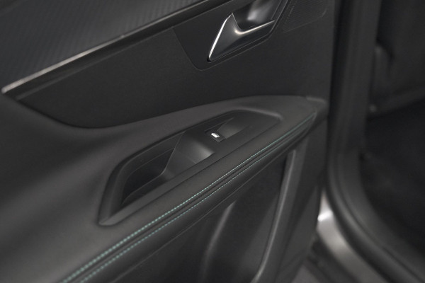 Peugeot 3008 1.6 HYbrid 225 Allure Pack Business | Camera | Navigatie | Apple Carplay | Parkeersensoren