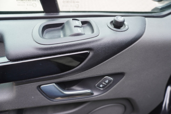 Ford Transit Custom 300 2.0 TDCI 170PK L2H1 Limited Dubbelcabine Automaat Airco | Adap.Cruise | Navi | Camera | Schuifdeur links en rechts