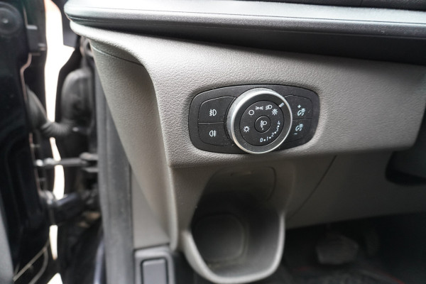 Ford Transit Custom 300 2.0 TDCI 170PK L2H1 Limited Dubbelcabine Automaat Airco | Adap.Cruise | Navi | Camera | Schuifdeur links en rechts