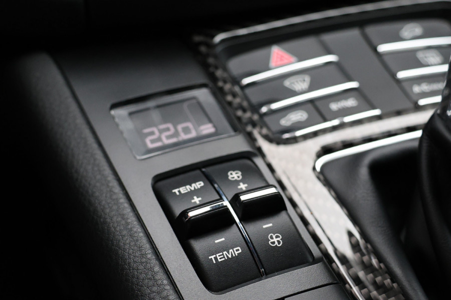 Porsche Macan 2.0 | ACC | Panoramadak | Inc BTW | 21'' | Sportchrono | Bose | Stoelventilatie | Elek. trekhaak | CarPlay | Luchtvering | Camera | Memory seats | Lederen bekleding | Alarm klasse 5 | Standkachel