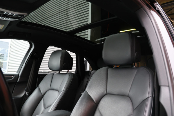 Porsche Macan 2.0 | ACC | Panoramadak | Inc BTW | 21'' | Sportchrono | Bose | Stoelventilatie | Elek. trekhaak | CarPlay | Luchtvering | Camera | Memory seats | Lederen bekleding | Alarm klasse 5 | Standkachel