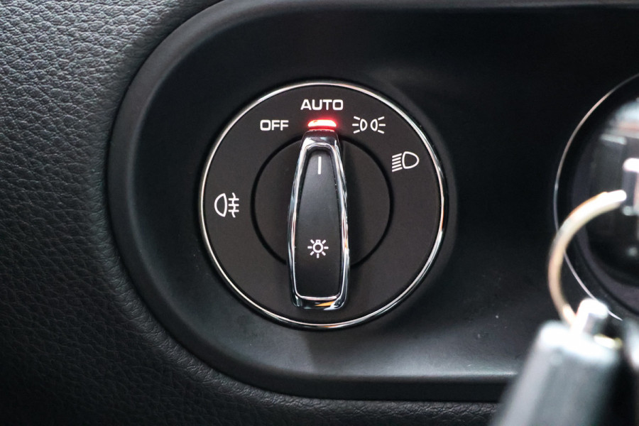 Porsche Macan 2.0 | ACC | Panoramadak | Inc BTW | 21'' | Sportchrono | Bose | Stoelventilatie | Elek. trekhaak | CarPlay | Luchtvering | Camera | Memory seats | Lederen bekleding | Alarm klasse 5 | Standkachel