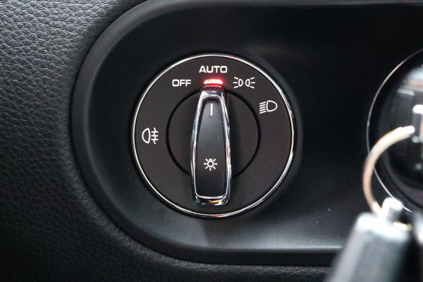 Porsche Macan 2.0 | ACC | Panoramadak | Inc BTW | 21'' | Sportchrono | Bose | Stoelventilatie | Elek. trekhaak | CarPlay | Luchtvering | Camera | Memory seats | Lederen bekleding | Alarm klasse 5 | Standkachel