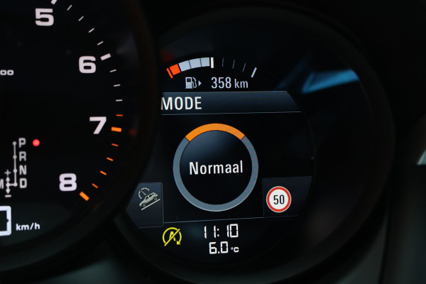 Porsche Macan 2.0 | ACC | Panoramadak | Inc BTW | 21'' | Sportchrono | Bose | Stoelventilatie | Elek. trekhaak | CarPlay | Luchtvering | Camera | Memory seats | Lederen bekleding | Alarm klasse 5 | Standkachel