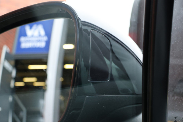 Porsche Macan 2.0 | ACC | Panoramadak | Inc BTW | 21'' | Sportchrono | Bose | Stoelventilatie | Elek. trekhaak | CarPlay | Luchtvering | Camera | Memory seats | Lederen bekleding | Alarm klasse 5 | Standkachel