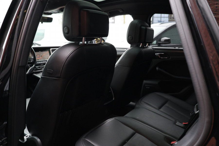 Porsche Macan 2.0 | ACC | Panoramadak | Inc BTW | 21'' | Sportchrono | Bose | Stoelventilatie | Elek. trekhaak | CarPlay | Luchtvering | Camera | Memory seats | Lederen bekleding | Alarm klasse 5 | Standkachel