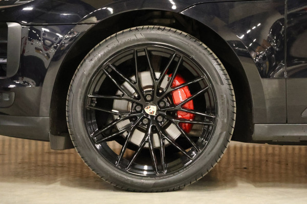 Porsche Macan 2.0 | ACC | Panoramadak | Inc BTW | 21'' | Sportchrono | Bose | Stoelventilatie | Elek. trekhaak | CarPlay | Luchtvering | Camera | Memory seats | Lederen bekleding | Alarm klasse 5 | Standkachel