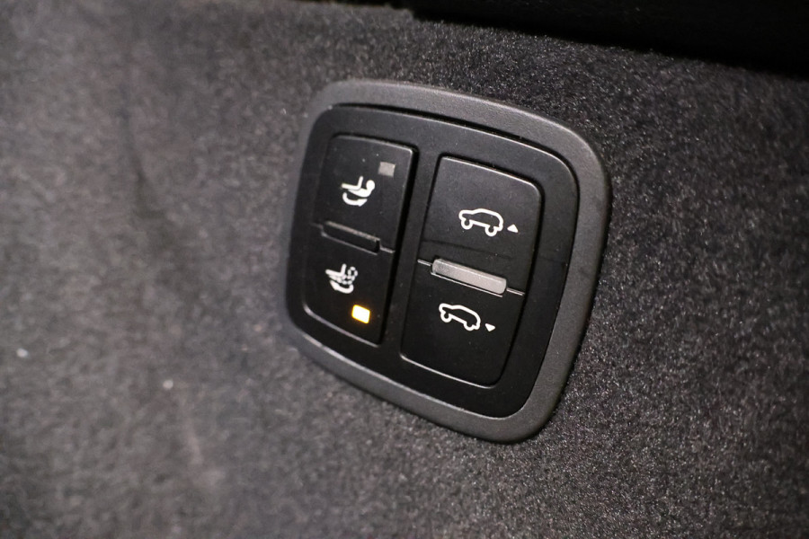 Porsche Macan 2.0 | ACC | Panoramadak | Inc BTW | 21'' | Sportchrono | Bose | Stoelventilatie | Elek. trekhaak | CarPlay | Luchtvering | Camera | Memory seats | Lederen bekleding | Alarm klasse 5 | Standkachel