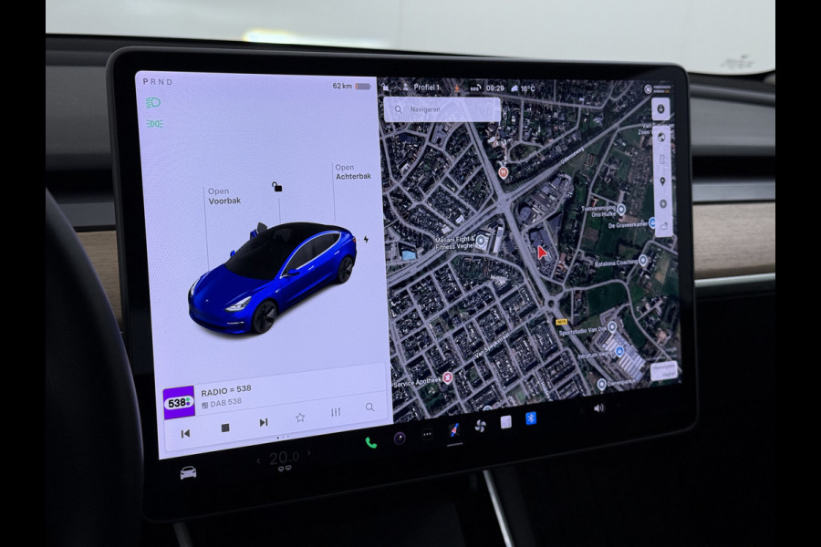 Tesla Model 3 SR Plus 325PK LFP Accu SOH 91% Lmv 18" AutoPilot Leder Pano-dak Adaptive-Cruise Camera's Elektr.-Stuur+Stoelen+Spiegels+Geheugen Navi LED ACC DAB Voorverwarmen interieur via App Keyless One-Pedal-Drive 1e Eigenaar Origineel Nederlandse Auto