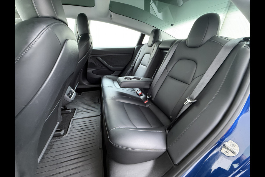 Tesla Model 3 SR Plus 325PK LFP Accu SOH 91% Lmv 18" AutoPilot Leder Pano-dak Adaptive-Cruise Camera's Elektr.-Stuur+Stoelen+Spiegels+Geheugen Navi LED ACC DAB Voorverwarmen interieur via App Keyless One-Pedal-Drive 1e Eigenaar Origineel Nederlandse Auto