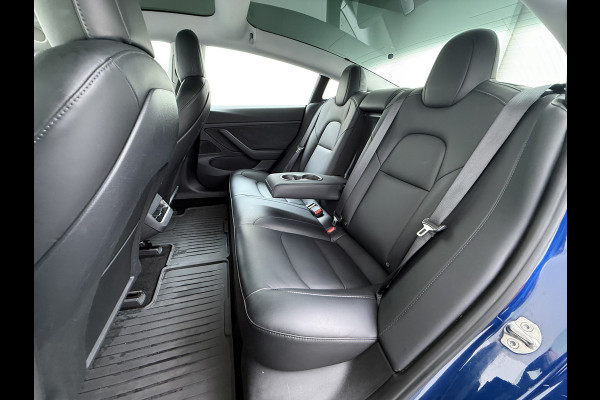 Tesla Model 3 SR Plus 325PK LFP Accu SOH 91% Lmv 18" AutoPilot Leder Pano-dak Adaptive-Cruise Camera's Elektr.-Stuur+Stoelen+Spiegels+Geheugen Navi LED ACC DAB Voorverwarmen interieur via App Keyless One-Pedal-Drive 1e Eigenaar Origineel Nederlandse Auto