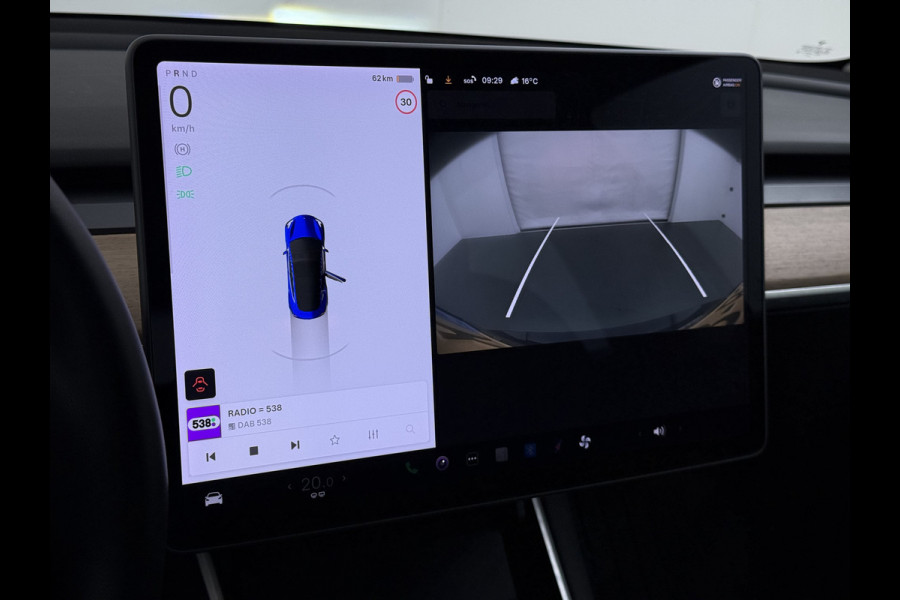Tesla Model 3 SR Plus 325PK LFP Accu SOH 91% Lmv 18" AutoPilot Leder Pano-dak Adaptive-Cruise Camera's Elektr.-Stuur+Stoelen+Spiegels+Geheugen Navi LED ACC DAB Voorverwarmen interieur via App Keyless One-Pedal-Drive 1e Eigenaar Origineel Nederlandse Auto