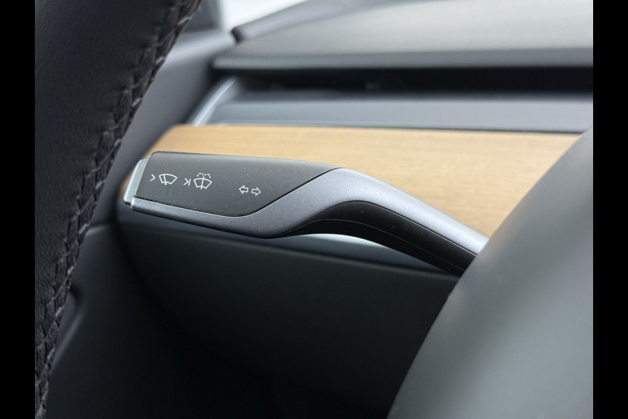 Tesla Model 3 SR Plus 325PK LFP Accu SOH 91% Lmv 18" AutoPilot Leder Pano-dak Adaptive-Cruise Camera's Elektr.-Stuur+Stoelen+Spiegels+Geheugen Navi LED ACC DAB Voorverwarmen interieur via App Keyless One-Pedal-Drive 1e Eigenaar Origineel Nederlandse Auto