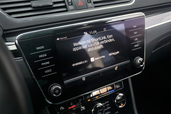 Škoda Superb Combi 1.4 TSI iV CAM/LMV19/NAVI/LEER/VIRTU/PANO