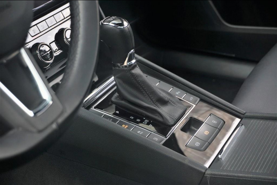 Škoda Superb Combi 1.4 TSI iV CAM/LMV19/NAVI/LEER/VIRTU/PANO