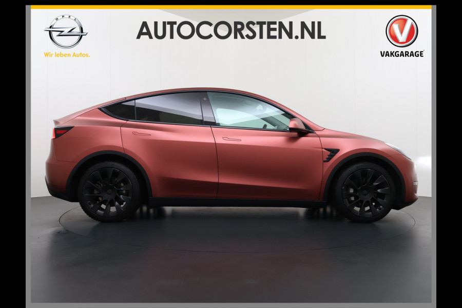 Tesla Model Y Long Range AWD 514pk SOH 85% Warmtepomp 20" Lmv Ivoor Leer Panoramadak Matrix-LED Autopilot Elektr.Stuur+Stoel+Verwarmd Navi Ecc Camera's Elektr.AchterKlep Parkeer Assistent Sentry-Mode Privacyglas Bluetooth Dodehoek detector Connected services Origineel Nederlandse Auto Batterij en Motorgarantie tot 23-12-2029/192.000km