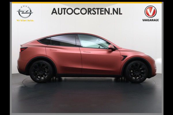 Tesla Model Y Long Range AWD 514pk SOH 85% Warmtepomp 20" Lmv Ivoor Leer Panoramadak Matrix-LED Autopilot Elektr.Stuur+Stoel+Verwarmd Navi Ecc Camera's Elektr.AchterKlep Parkeer Assistent Sentry-Mode Privacyglas Bluetooth Dodehoek detector Connected services Origineel Nederlandse Auto Batterij en Motorgarantie tot 23-12-2029/192.000km