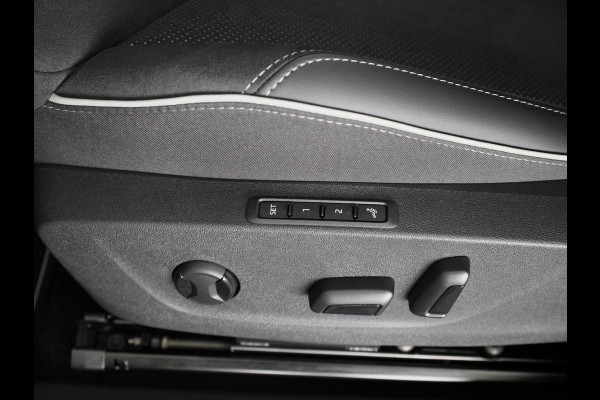 Škoda Enyaq 60 Sportline 204 pk | Panoramadak | Adaptive Cruise Control | Blind Spot |