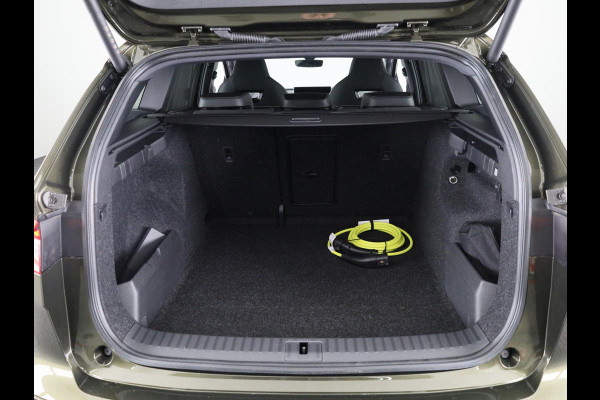 Škoda Enyaq 60 Sportline 204 pk | Panoramadak | Adaptive Cruise Control | Blind Spot |