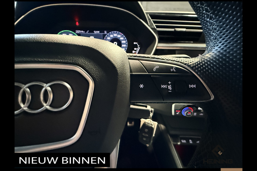 Audi Q3 45 TFSI e S edition. Pano. 2X S-Line. Apple-carplay. Blackline. 19 inch.