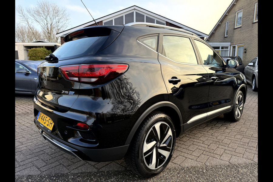 MG Mg zs ev EV Long Range Luxury 70 kWh SOH 92,4%, Panoramadak, Leer, 360 camera