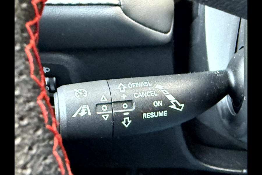 MG Mg zs ev EV Long Range Luxury 70 kWh SOH 92,4%, Panoramadak, Leer, 360 camera