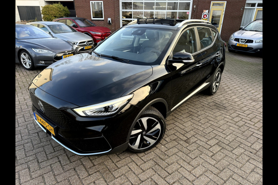 MG Mg zs ev EV Long Range Luxury 70 kWh SOH 92,4%, Panoramadak, Leer, 360 camera
