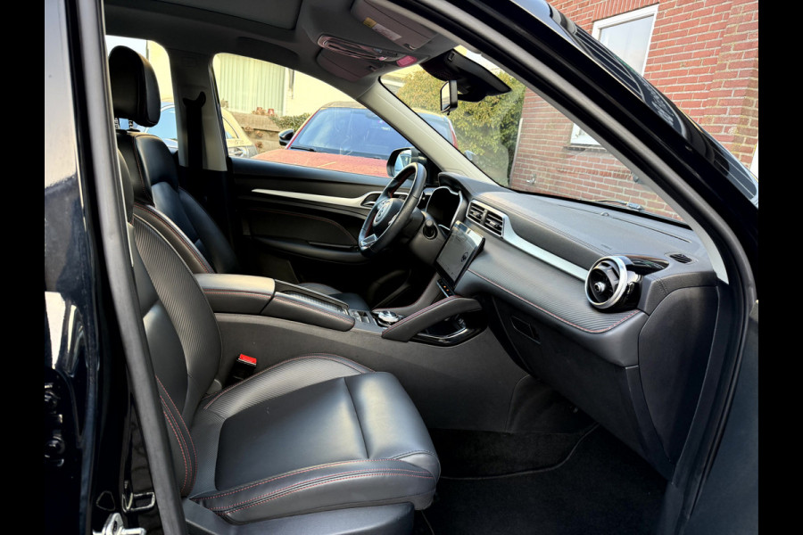 MG Mg zs ev EV Long Range Luxury 70 kWh SOH 92,4%, Panoramadak, Leer, 360 camera