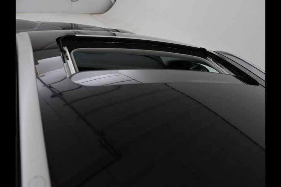 Kia Niro 1.6 GDi Hybrid ExecutiveLine | Schuifdak | Trekhaak | Adaptive cruise | Camera | Half leder | Navigatie | Carplay | Climate control