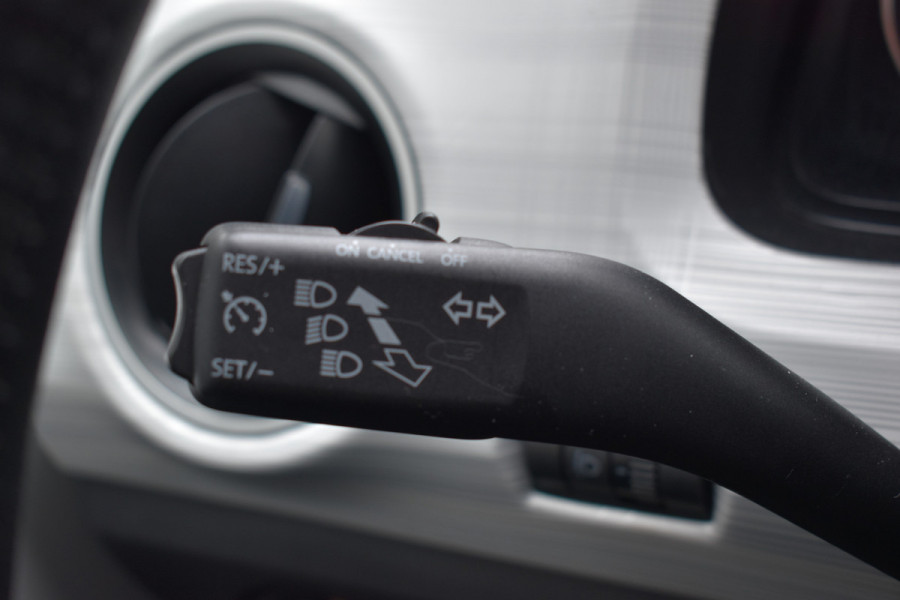 Seat Mii Electric electric Plus 2-color  Automaat Parkeer sensoren Stoelverwarming voorruit verwarming 1e eigenaar N.A.P.