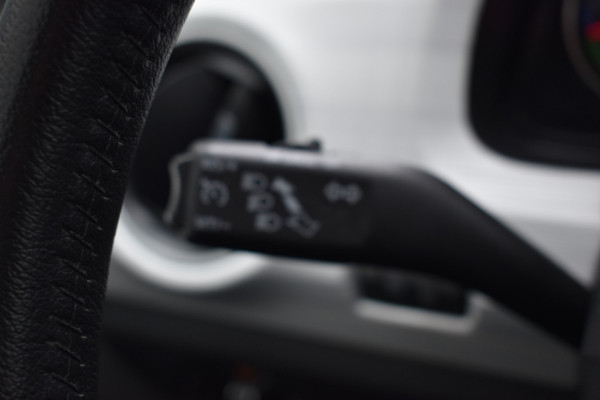 Seat Mii Electric electric Plus 2-color  Automaat Parkeer sensoren Stoelverwarming voorruit verwarming 1e eigenaar N.A.P.