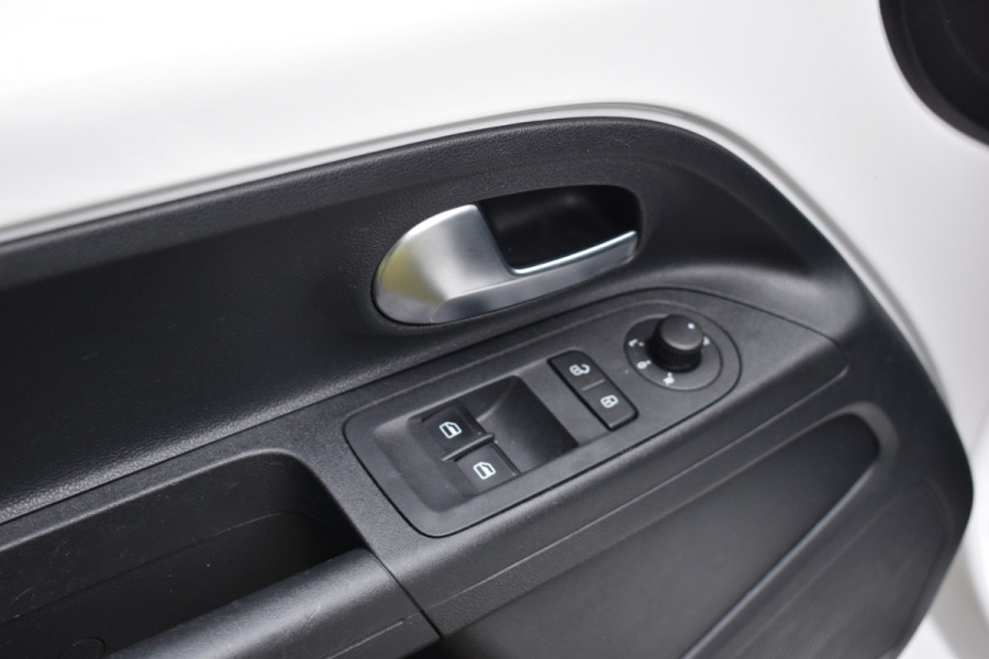 Seat Mii Electric electric Plus 2-color  Automaat Parkeer sensoren Stoelverwarming voorruit verwarming 1e eigenaar N.A.P.