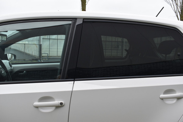 Seat Mii Electric electric Plus 2-color  Automaat Parkeer sensoren Stoelverwarming voorruit verwarming 1e eigenaar N.A.P.