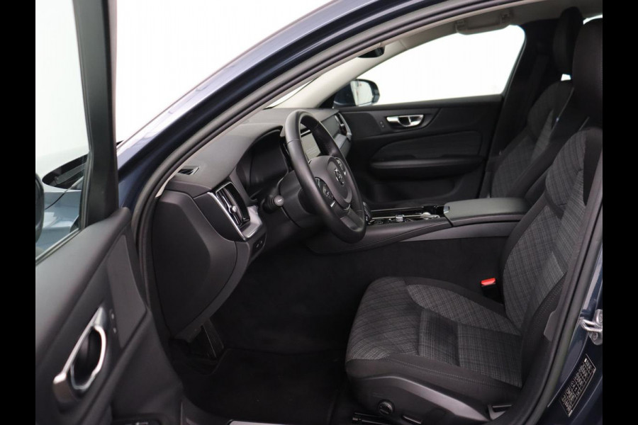 Volvo V60 2.0 T6 Plug-in hybrid AWD Core Bright | Trekhaak | Achterbankverwarming | Adaptive cruise | Carplay | Stoelverwarming | Climate control | Keyless | Parkeerhulp | PHEV | Plug In